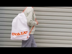 색상 인쇄 로고 단일 드래그 스트링 어깨 가방 플라스틱 드래그 스트링 가방 방수 의류 등낭